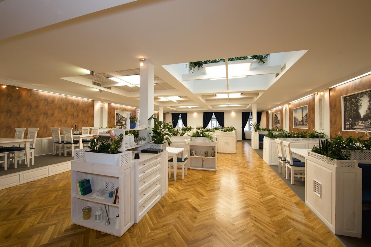 Hotel Slavia 스비타비 외부 사진
